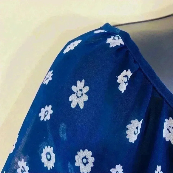 Altar’d State Blue Floral Print Long Sleeve Scoop Neck Blouse Size S - Picture 7 of 14